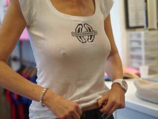 Lexoweb sisään märkä t-shirt – braless ja pantyless: likainen elokuva 94 | xhamster
