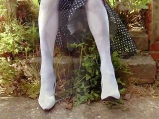 Branca meias longas e cetim cuecas em o jardim: hd sexo 7d