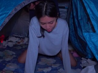 Publisks camping sekss video uz tent varoņdarbs. bellamissu