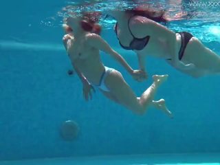 Jessica ja lindsay alasti ujumine sisse a bassein: hd x kõlblik klamber bc