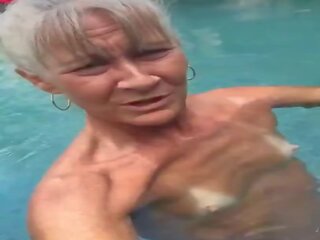 Izvirtulis vecmāmiņa leilani uz the basejns, bezmaksas x nominālā filma 69 | xhamster